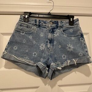 Pacsun "Mom" shorts with adorable flower patterns! Size 26